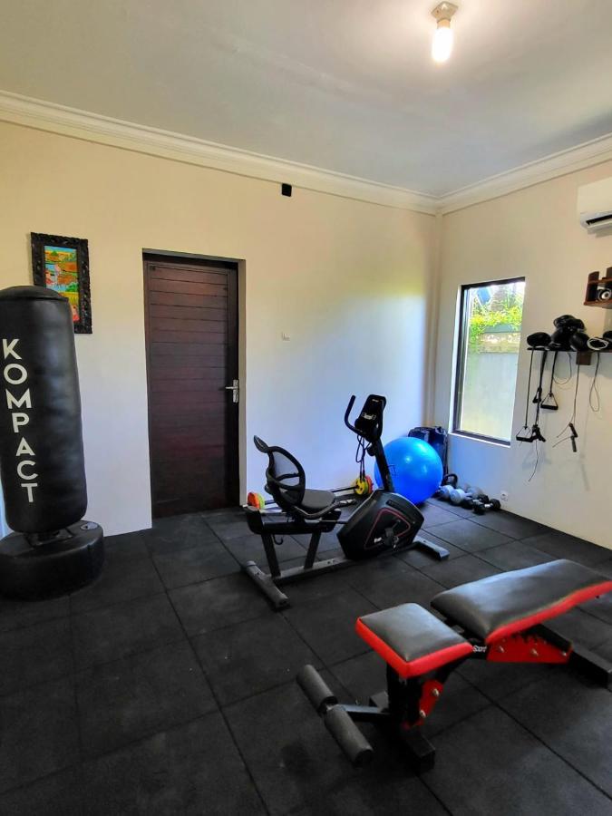 Aparthotel Medewi Manor Airsatang Exterior foto